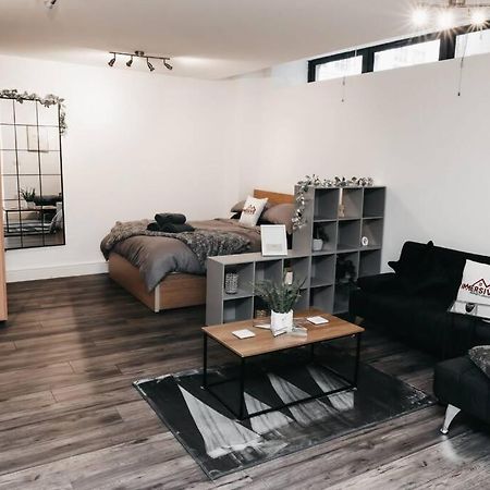 Stunning Modern Heart Of The City Apartment 谢菲尔德 外观 照片